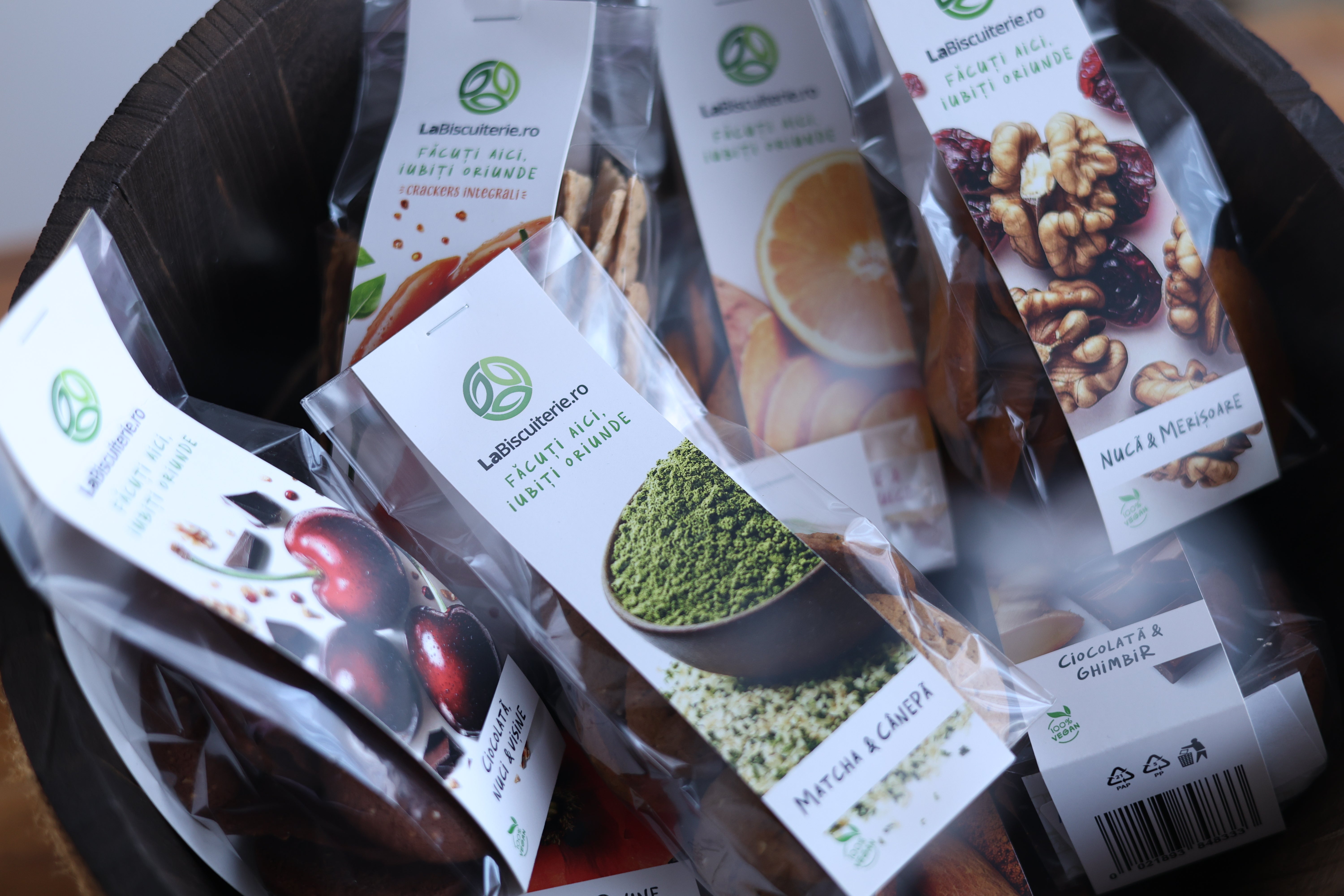 Biscuiţi cu matcha şi cânepă