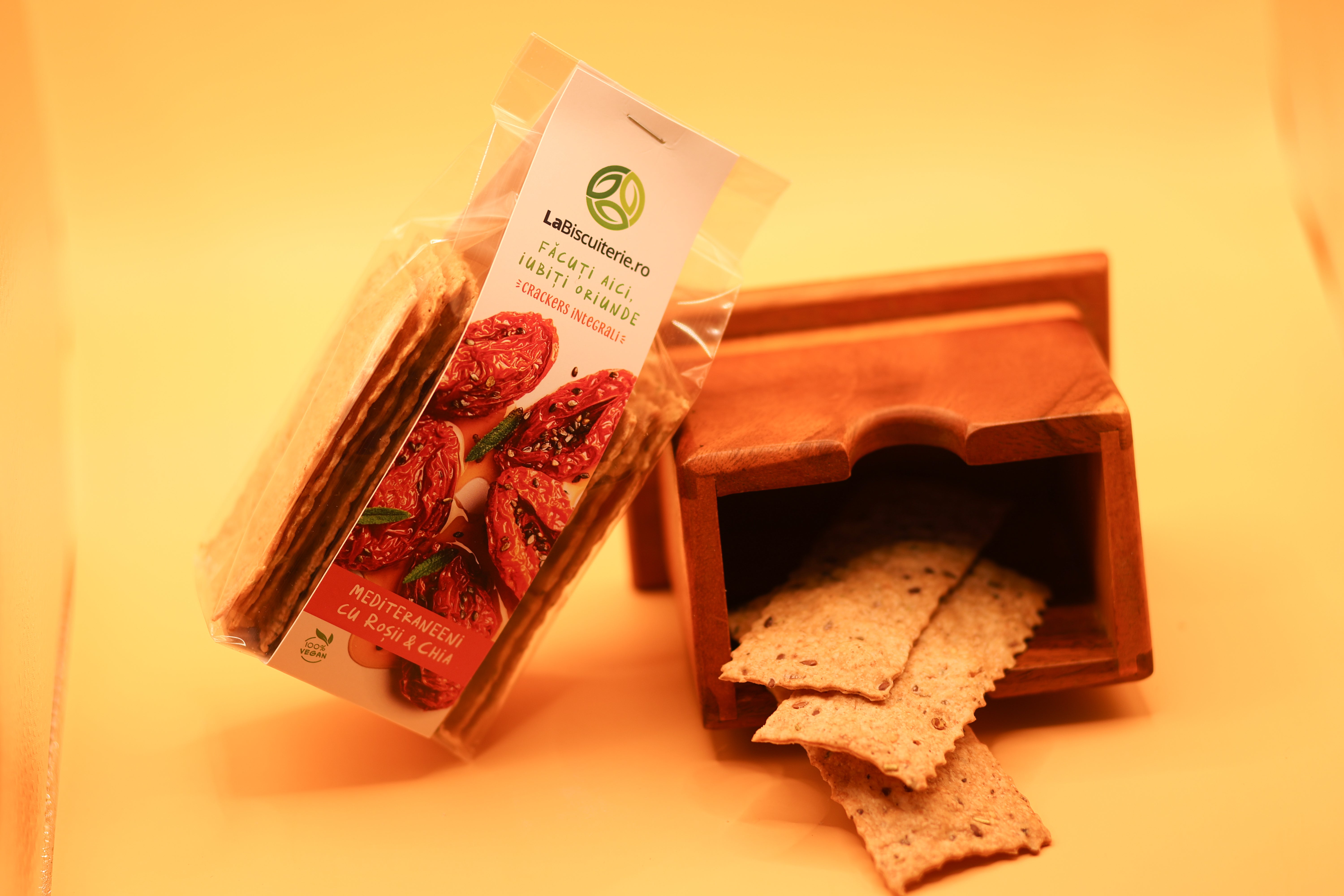 Crackers mediteraneeni cu roşii şi chia